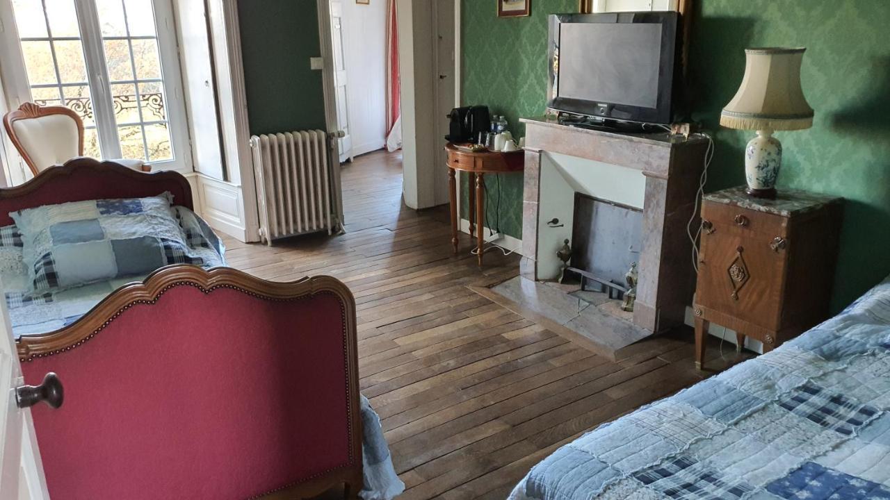 Chateau De La Frogerie Maulevrier Bagian luar foto