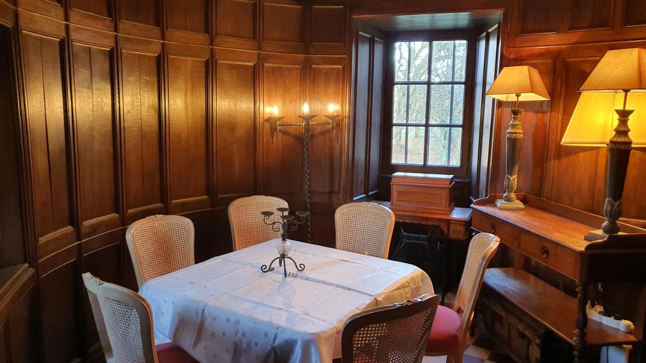 Chateau De La Frogerie Maulevrier Bagian luar foto