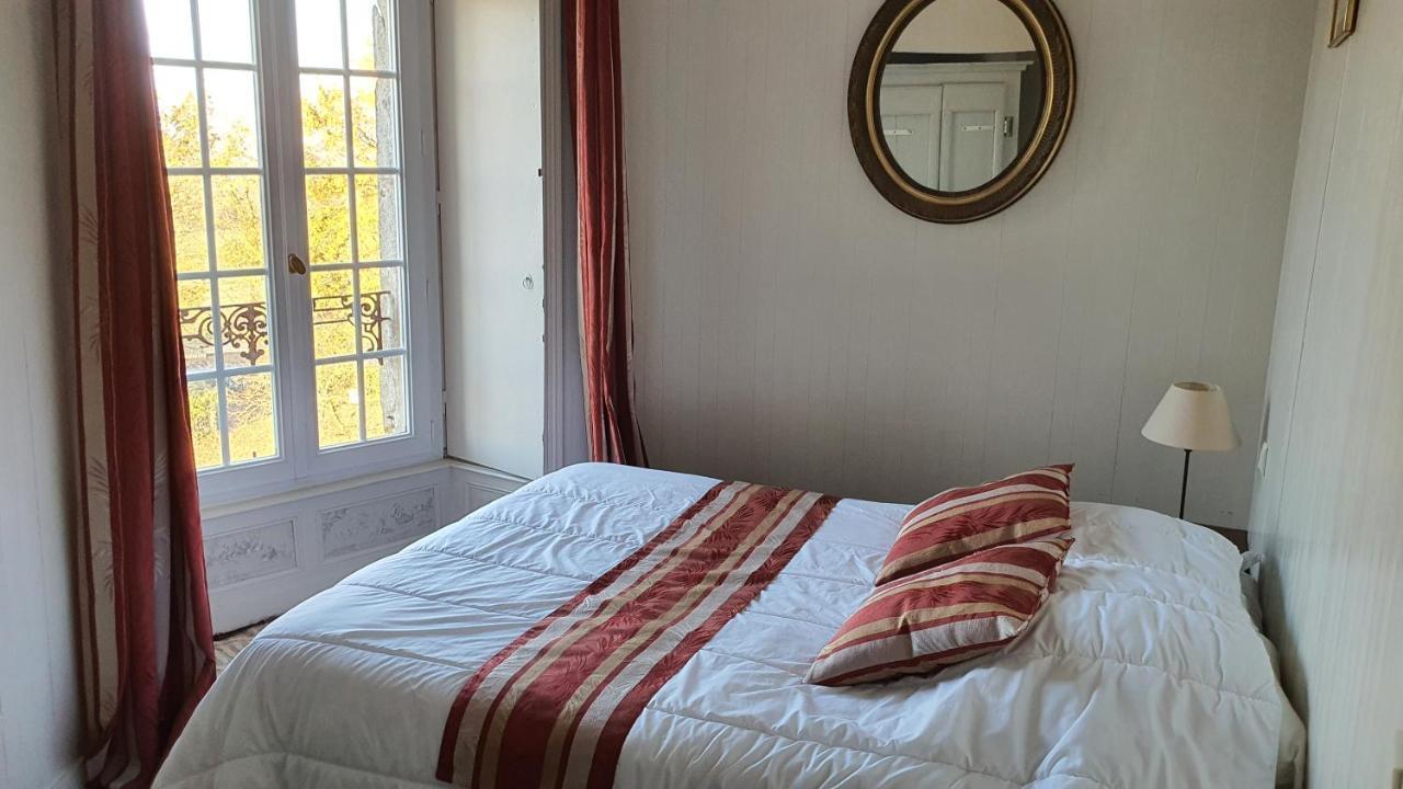 Chateau De La Frogerie Maulevrier Bagian luar foto