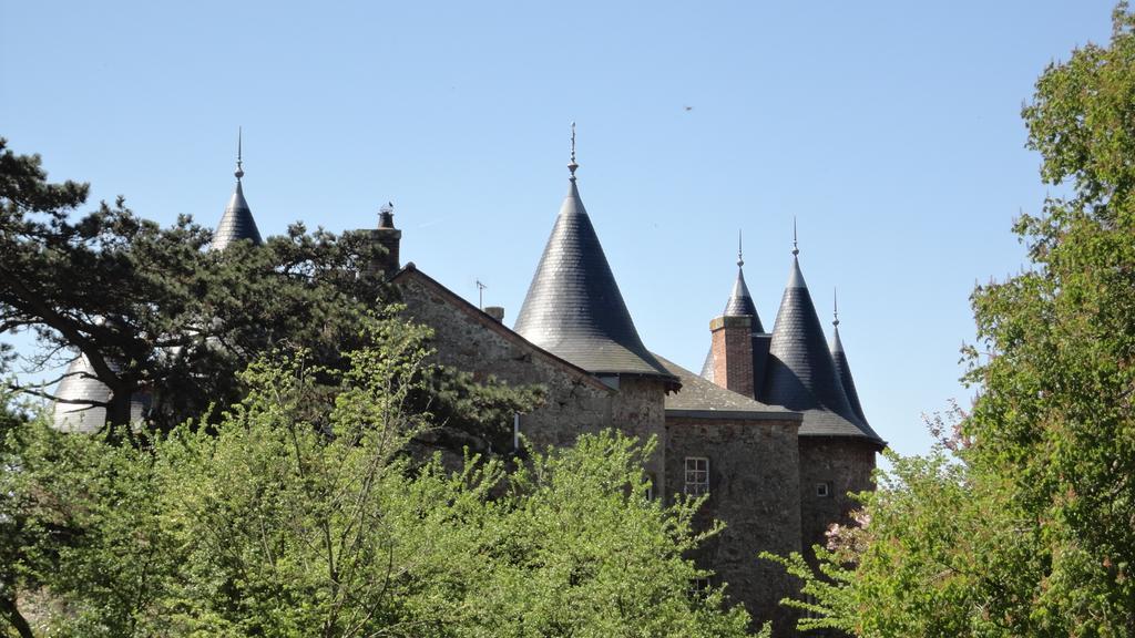 Chateau De La Frogerie Maulevrier Bagian luar foto