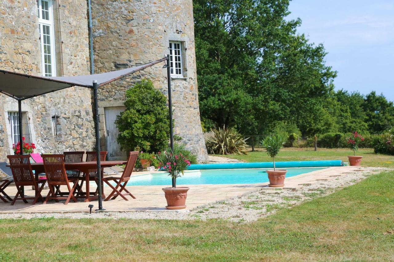 Chateau De La Frogerie Bed & Breakfast Maulevrier Bagian luar foto