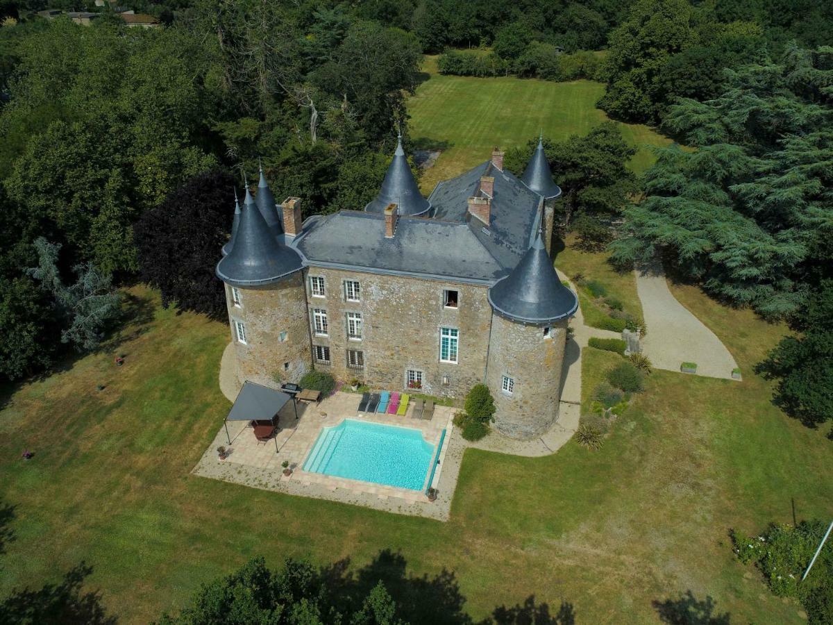 Chateau De La Frogerie Bed & Breakfast Maulevrier Bagian luar foto