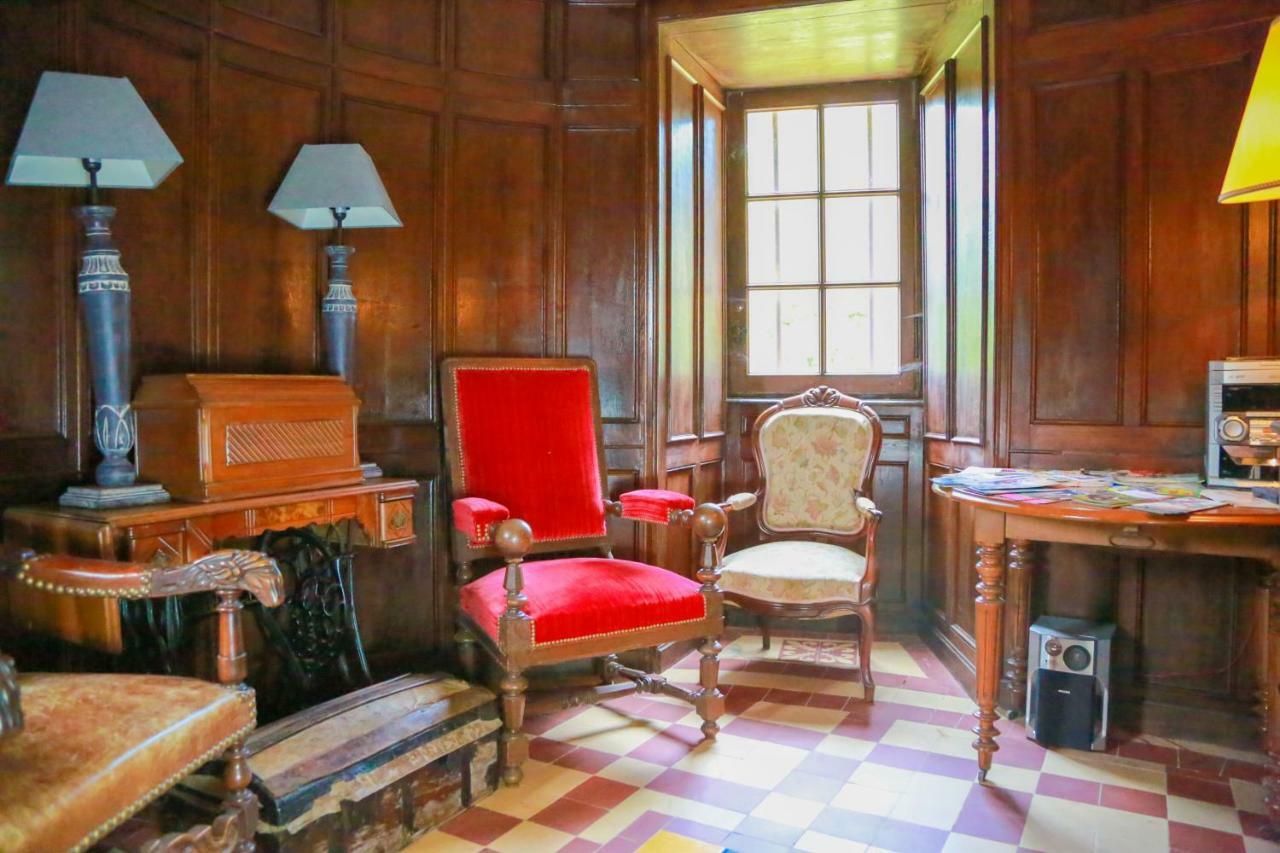 Chateau De La Frogerie Maulevrier Bagian luar foto