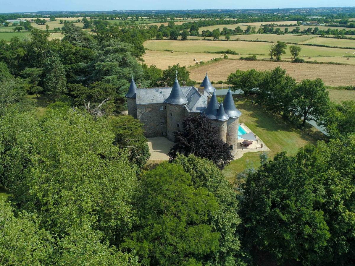 Chateau De La Frogerie Bed & Breakfast Maulevrier Bagian luar foto